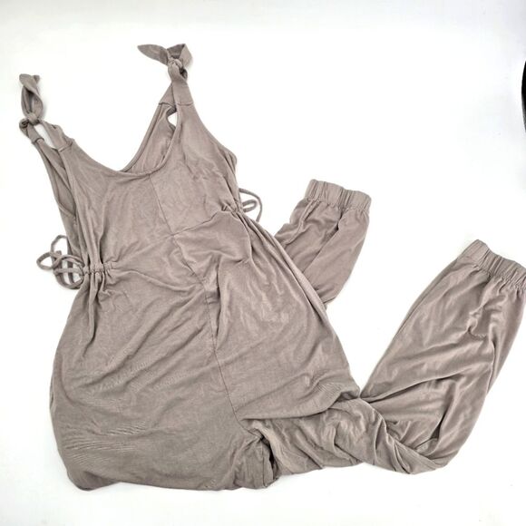 Ingrid + Isabel Leisure Maternity Jumpsuit Size S - Picture 2 of 5